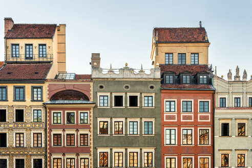 Poland, Warsaw, town houses in the old town - CSTF01270