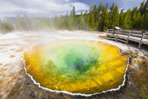 USA, Wyoming, Yellowstone-Nationalpark, Morning Glory Pool, lizenzfreies Stockfoto