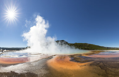 USA, Wyoming, Yellowstone-Nationalpark, Midway-Geysir-Becken, Große Prismatische Quelle - FOF08944