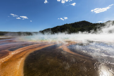 USA, Wyoming, Yellowstone National Park, Midway Geyser Basin, Grand Prismatic Spring - FOF08945