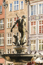 Poland, Gdansk, Main City, neptune fountain in the old town - CSTF01283