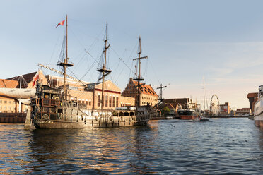 Polen, Danzig, Altstadt, Piratenschiff auf dem Fluss Motlawa - CST01289