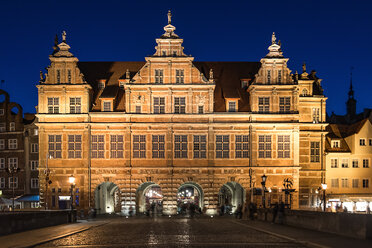 Polen, Danzig, Altstadt, Grünes Tor bei Nacht - CSTF01292