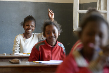 Madagaskar, Pupils in Fianarantsoa elementary school - FLKF00750