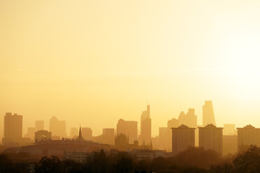 UK, London, skyline in morning backlight - BRF01425
