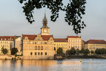 Tschechische Republik, Prag, Blick auf das Bedrich Smetana Museum bei Sonnenuntergang - CSTF01308