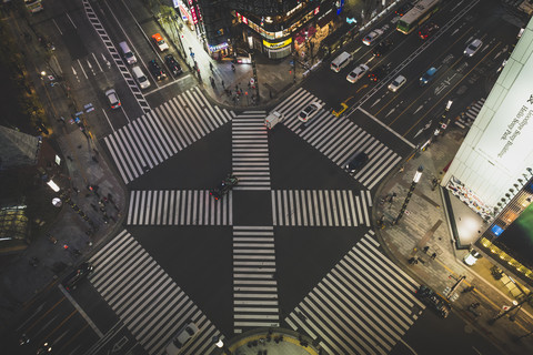 Japan, Tokyo, Ginza, top view of zebra crossing in front of Tokyu Plaza shopping mall stock photo