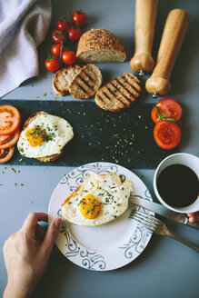 Breakfast with eggs, coffee and tomatoes - GIOF02153