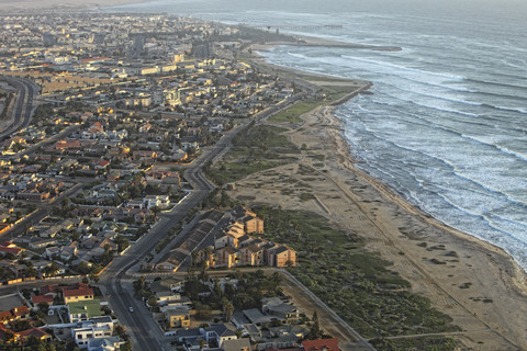 Namibia, Skelettküste, Luftaufnahme von Walvis Bay, lizenzfreies Stockfoto