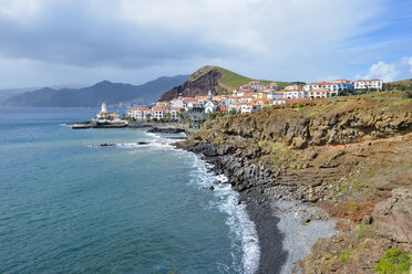 Portugal, Madeira, Dorf auf der Halbinsel Ponta de Sao Lourenco - RJF00679