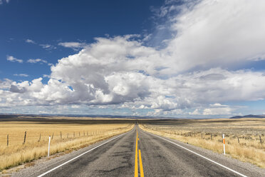 USA, Utah, Woodruff, Ackerland entlang der State Route 16 - FOF09008