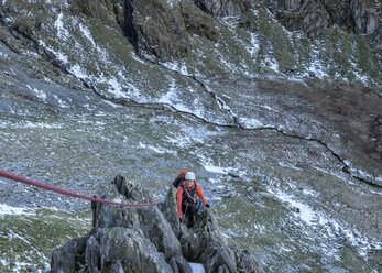 Großbritannien, Nordwales, Snowdonia, Ogwen, Cneifion Rib, Bergsteiger - ALRF00851