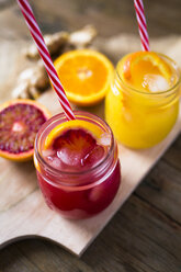 Two glasses of different orange juices - GIOF02258