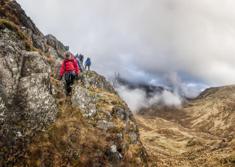 Vereinigtes Königreich, Schottland, Glencoe, Trekking in Sron na Lairig - ALRF00864