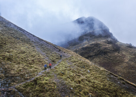 Vereinigtes Königreich, Schottland, Glencoe, Trekking am Stob Coire Nan Lochan - ALRF00890