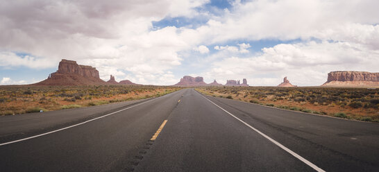 USA, Utah, road to Monument Valley - EPF00393