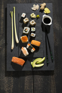 Vielfalt an Sushi - MAEF12176