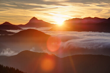 Germany, Bavaria, Jachenau, view from Hirschhoernlkopf Southeast towards Guffert at sunrise - SIEF07347