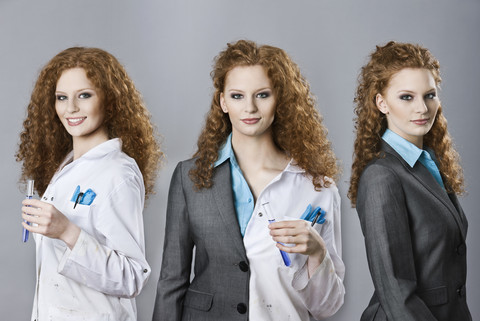Tryptich der gleichen Frau in den Rollen als Chemikerin, Geschäftsfrau und beides, lizenzfreies Stockfoto