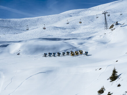 Switzerland, Canton of Bern, Grindelwald, Kleine Scheidegg, snow cannons and chair lift - AMF05357