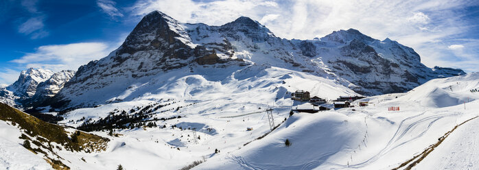 Switzerland, Canton of Bern, Grindelwald, Kleine Scheidegg, summit station and Eiger North Face - AMF05358