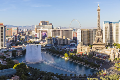 USA, Nevada, Las Vegas, Strip, fountain of hotel Bellagio and Eiffel Tower stock photo