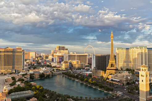 USA, Nevada, Las Vegas, Strip, hotels and Eiffel Tower - FOF09103