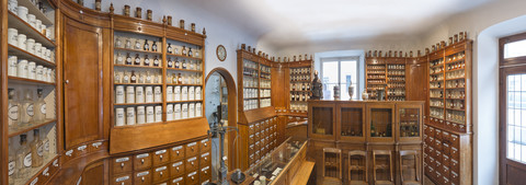 Deutschland, Radolfzell, Verkaufsraum der historischen Apotheke im Stadtmuseum, lizenzfreies Stockfoto