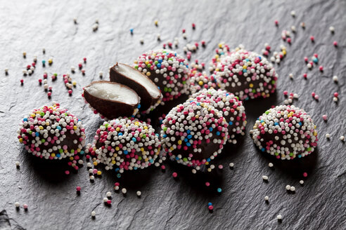 Fondant-Konfekt mit Zuckerperlen - CSF28140