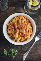 Schüssel Torchiette mit veganer Tofu-Bolognese - IPF00369