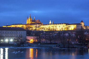 Tschechische Republik, Prag, Prager Burg zur blauen Stunde - PUF00601