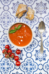 Bowl of tomato cream soup - LVF05961