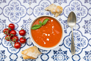 Bowl of tomato cream soup - LVF05962