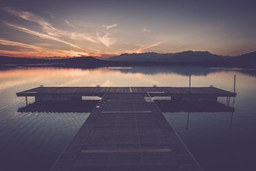 Italy, Lago Viverone at sunset - SIPF01497