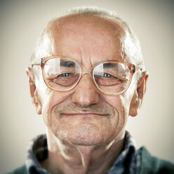 Porträt eines älteren Mannes - ZOCF00176