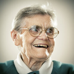 Portrait of an elderly lady - ZOCF00178