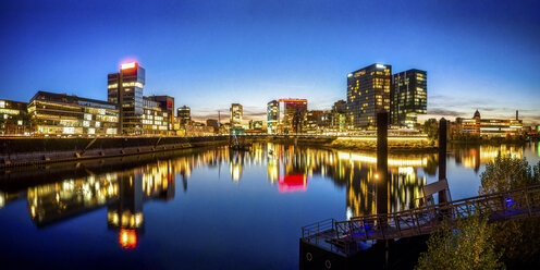 Deutschland, Düsseldorf, Medienhafen - PUF00606