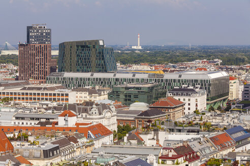 Österreich, Wien, Stadtbild mit Einkaufszentrum The Mall - WDF03938