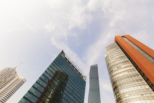 Österreich, Wien, Donau City, DC Tower 1 und andere Wolkenkratzer - WDF03945