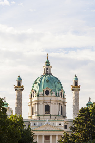 Österreich, Wien, Karlsplatz, Karlskirche, lizenzfreies Stockfoto