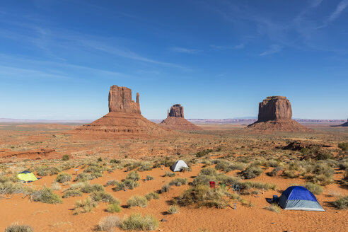 USA, Colorado Plateau, Utah, Arizona, Navajo Nation Reservation, Monument Valley, The View Campground in front of West Mitten Butte, East Mitten Butte and Merrick Butte - FOF09150