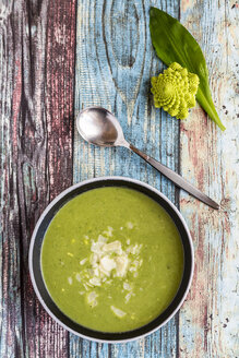 Schüssel Romanesco-Brokkoli-Bärlauch-Suppe - SARF03272