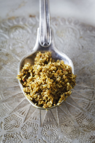 Löffel indische Currypaste, lizenzfreies Stockfoto