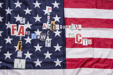 Populistische Worte auf der US-Flagge - CMF00676
