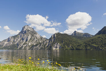 Österreich, Oberösterreich, Salzkammergut, Traunsee und Traunstein - GWF05167