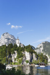 Österreich, Oberösterreich, Salzkammergut, Traunkirchen, Traunsee und Traunstein - GWF05169