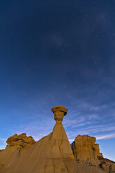 USA, New Mexico, San Juan Basin, Valley of Dreams, Badlands, Ah-shi-sle-pah Wash, sandstone rock formation, hoodoos at night - FOF09178