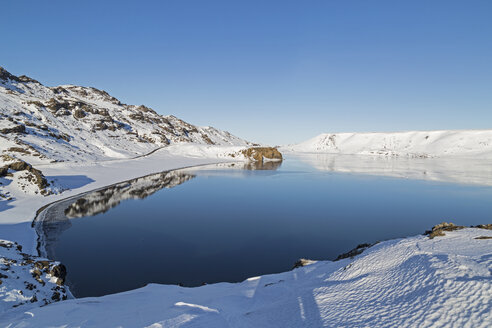 Island, Reykjanes-Halbinsel, Kleifarvatn im Winter - MELF00174