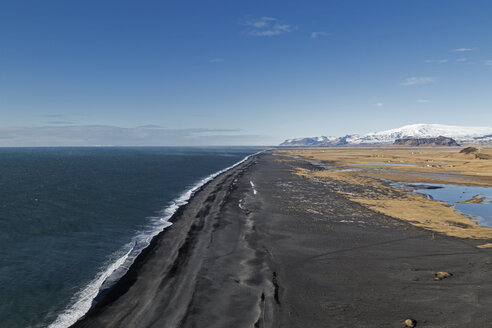 Island, Vik, Blick nach Westen von Dyrholaey aus - MELF00175