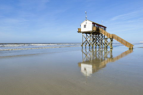 Germany, Schleswig-Holstein, St Peter-Ording, stilt house on the beach stock photo